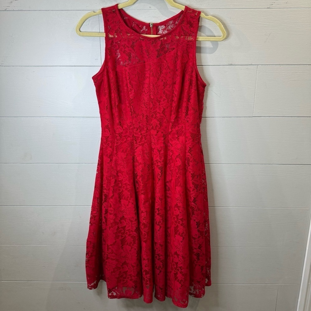 Roz & Ali | Elegant Red Lace Dress Size 4